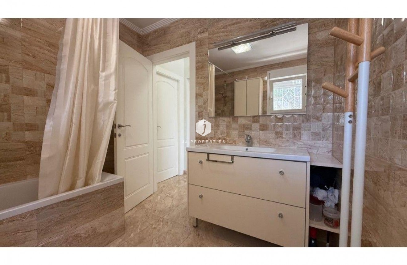 D'occasion - Villa -
Torrevieja - Los Balcones - Los Altos del Edén