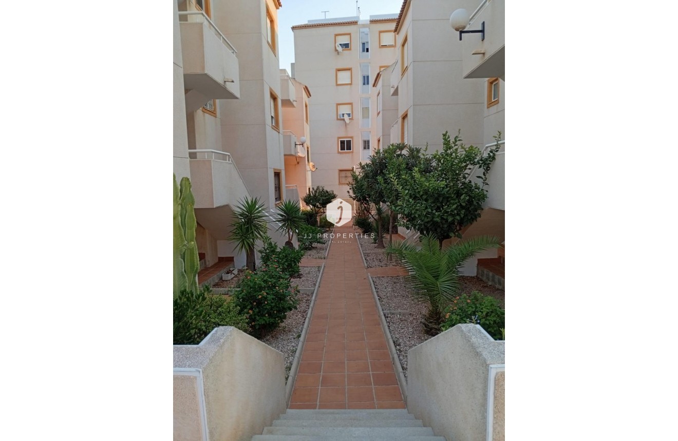 D'occasion - Appartement -
Torrevieja - Torreblanca