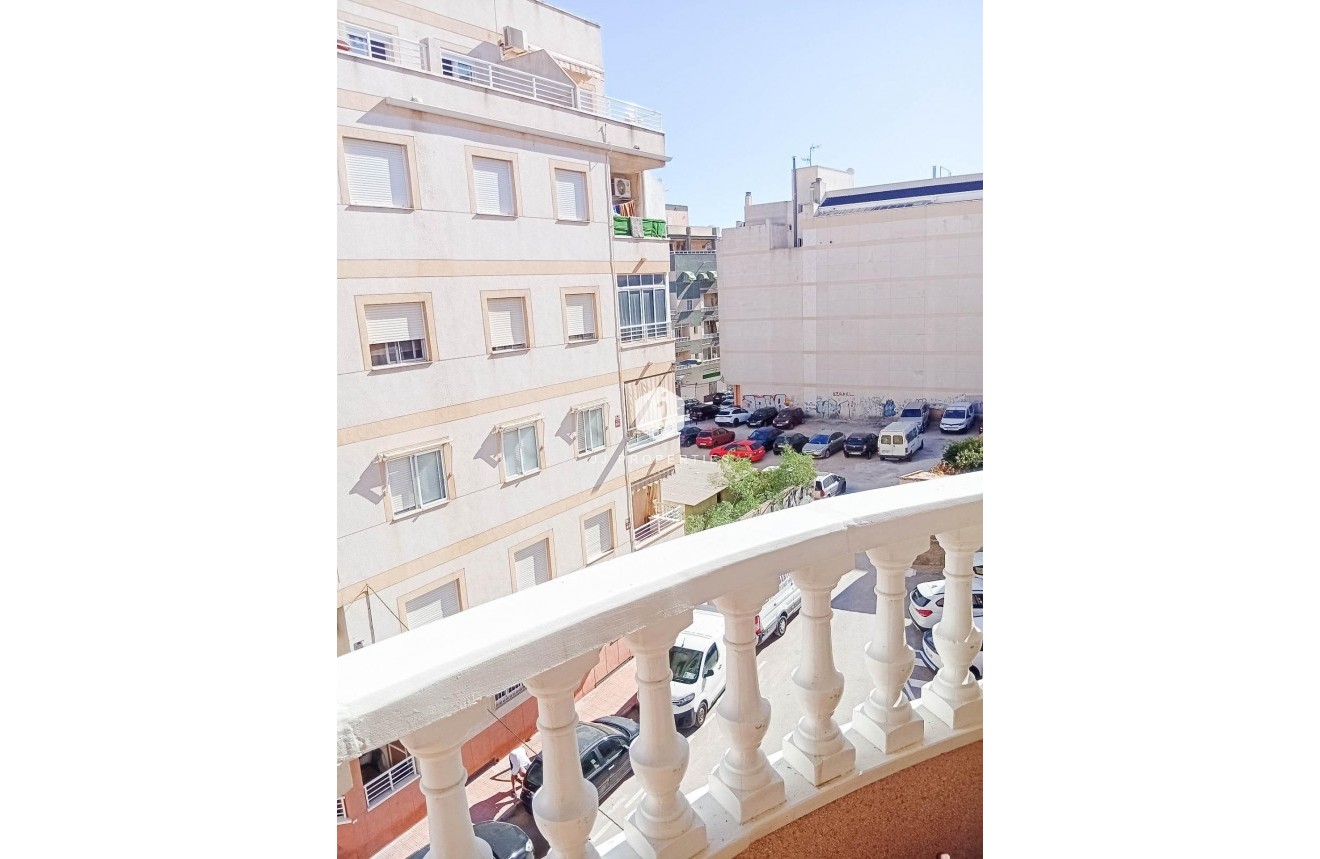 D'occasion - Appartement -
Torrevieja - Playa de los Locos