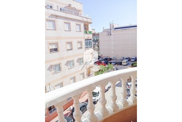 D'occasion - Appartement -
Torrevieja - Playa de los Locos