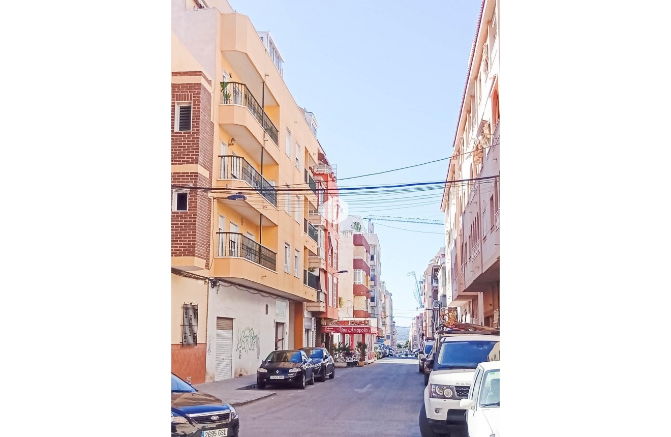 D'occasion - Appartement -
Torrevieja - Playa de los Locos