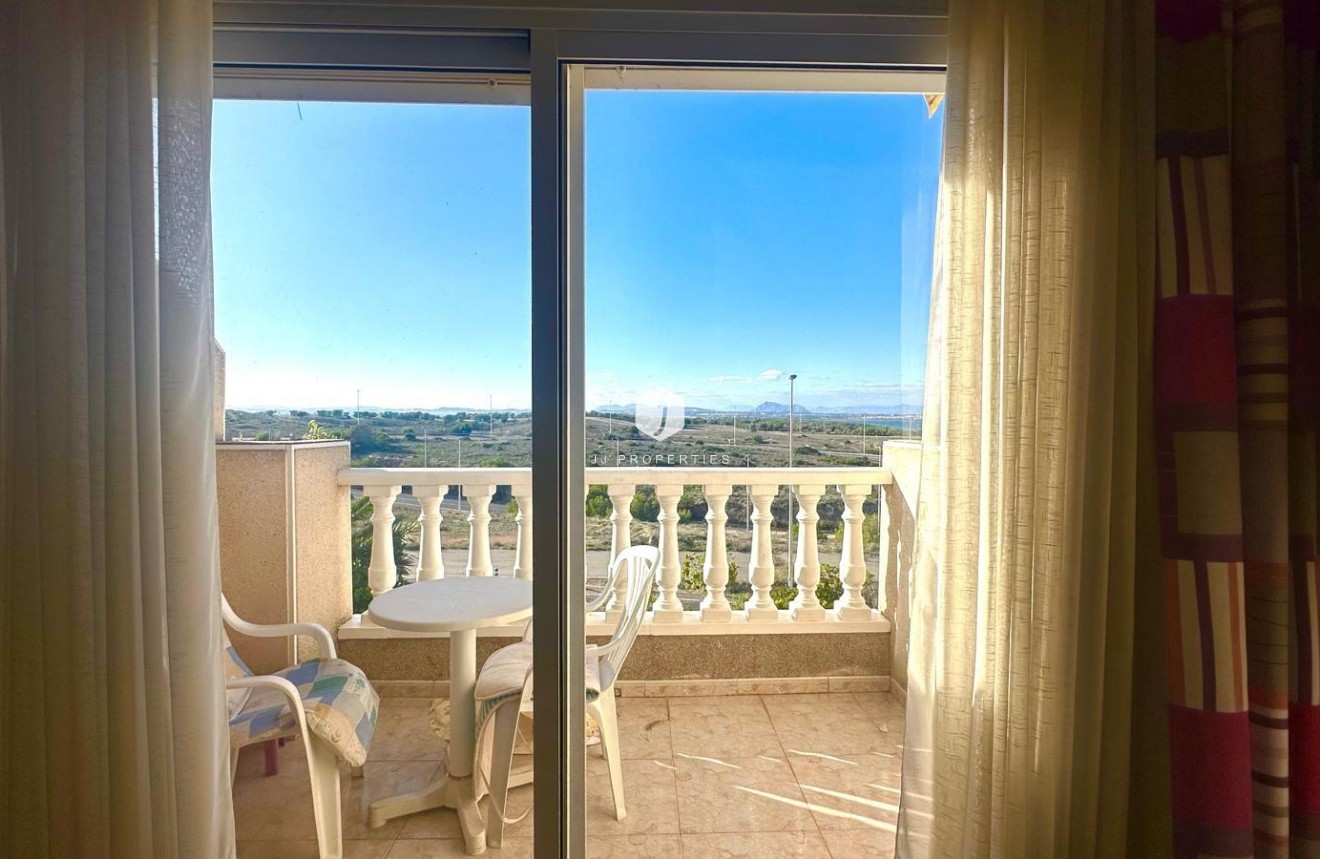 D'occasion - Appartement -
Torrevieja - Torreblanca