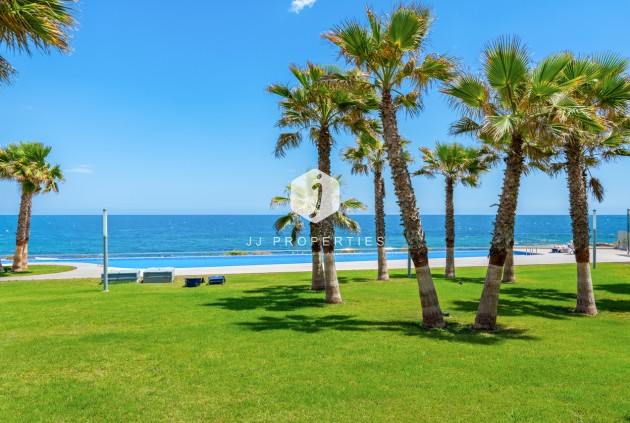 Tweedehands - Appartement / flat -
Punta Prima - Costa Blanca