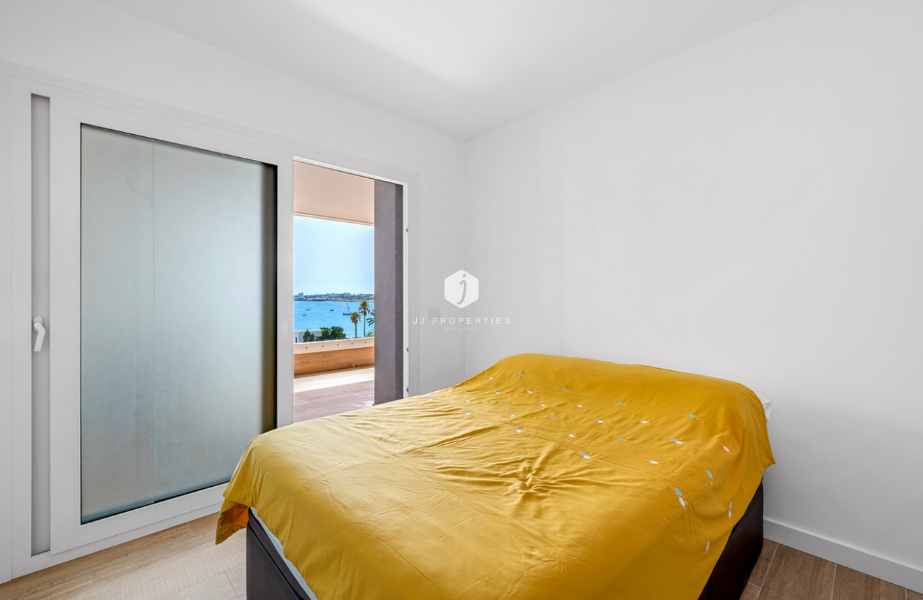 Tweedehands - Appartement / flat -
Punta Prima - Costa Blanca