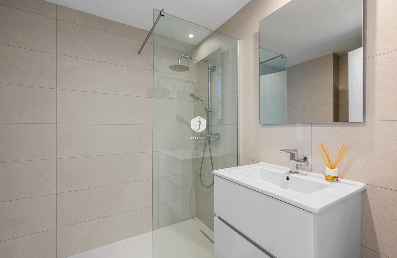 Tweedehands - Appartement / flat -
Punta Prima - Costa Blanca