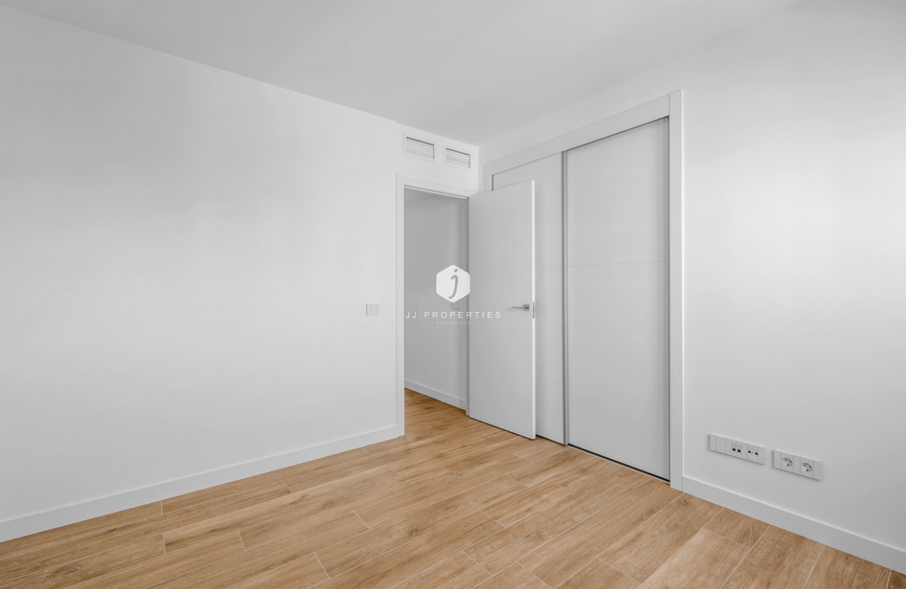 Tweedehands - Appartement / flat -
Punta Prima - Costa Blanca