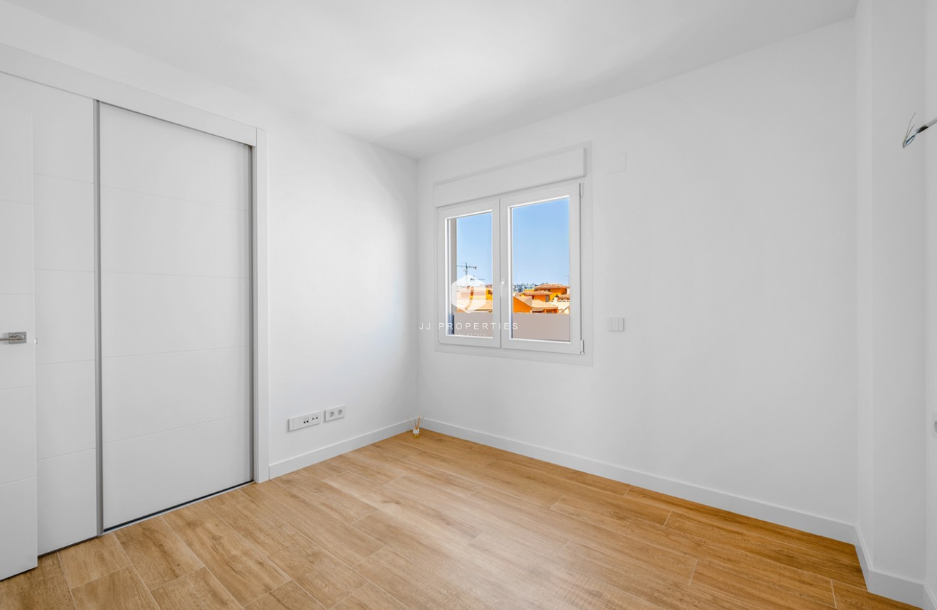 Tweedehands - Appartement / flat -
Punta Prima - Costa Blanca