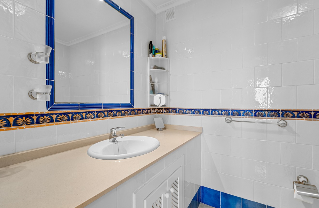 Tweedehands - Appartement / flat -
Playa Flamenca - Costa Blanca