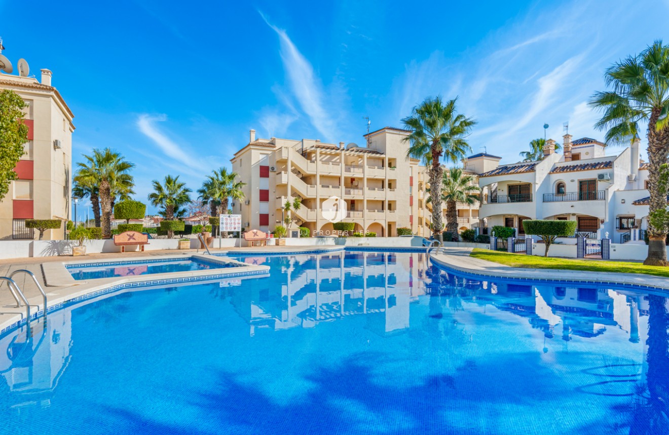 Tweedehands - Appartement / flat -
Playa Flamenca - Costa Blanca