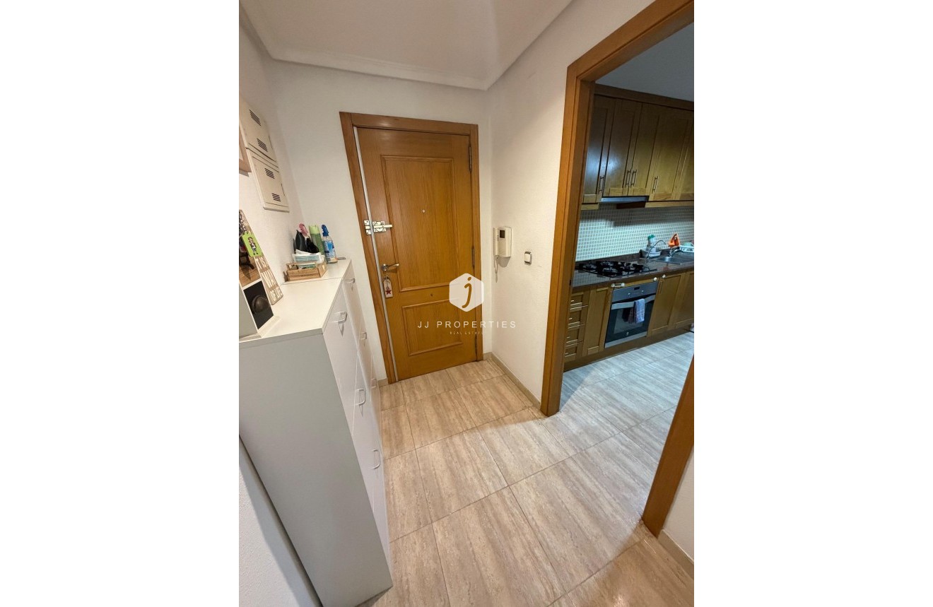 Segunda mano - Apartamento / piso -
Torrevieja - Centro