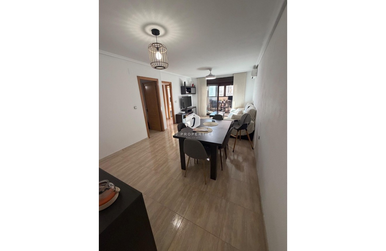 Segunda mano - Apartamento / piso -
Torrevieja - Centro