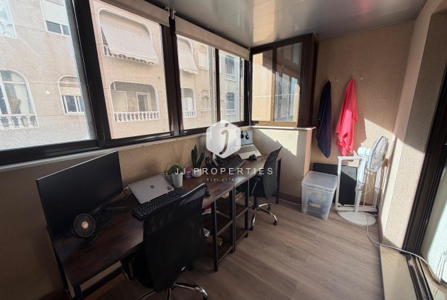 Segunda mano - Apartamento / piso -
Torrevieja - Centro