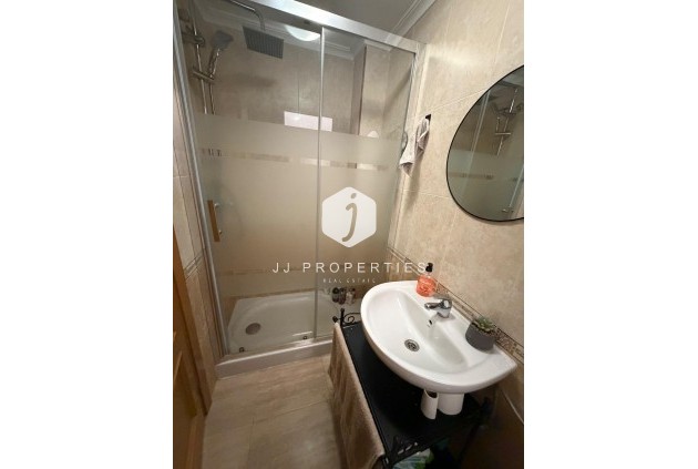 Segunda mano - Apartamento / piso -
Torrevieja - Centro