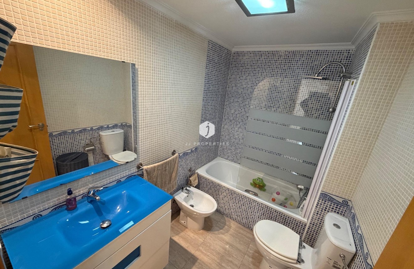 Segunda mano - Apartamento / piso -
Torrevieja - Centro