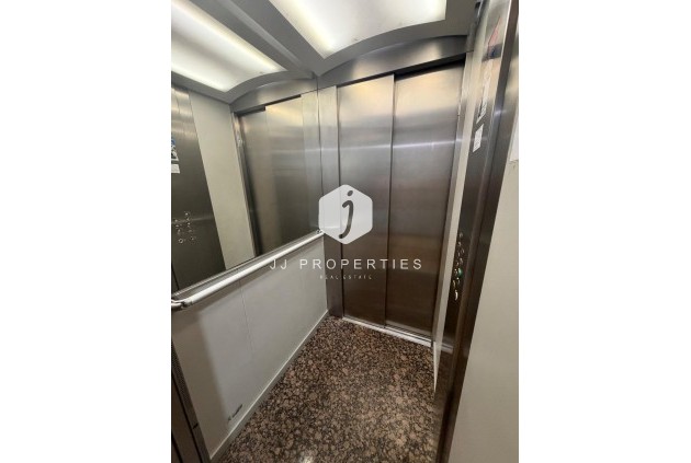 Segunda mano - Apartamento / piso -
Torrevieja - Centro