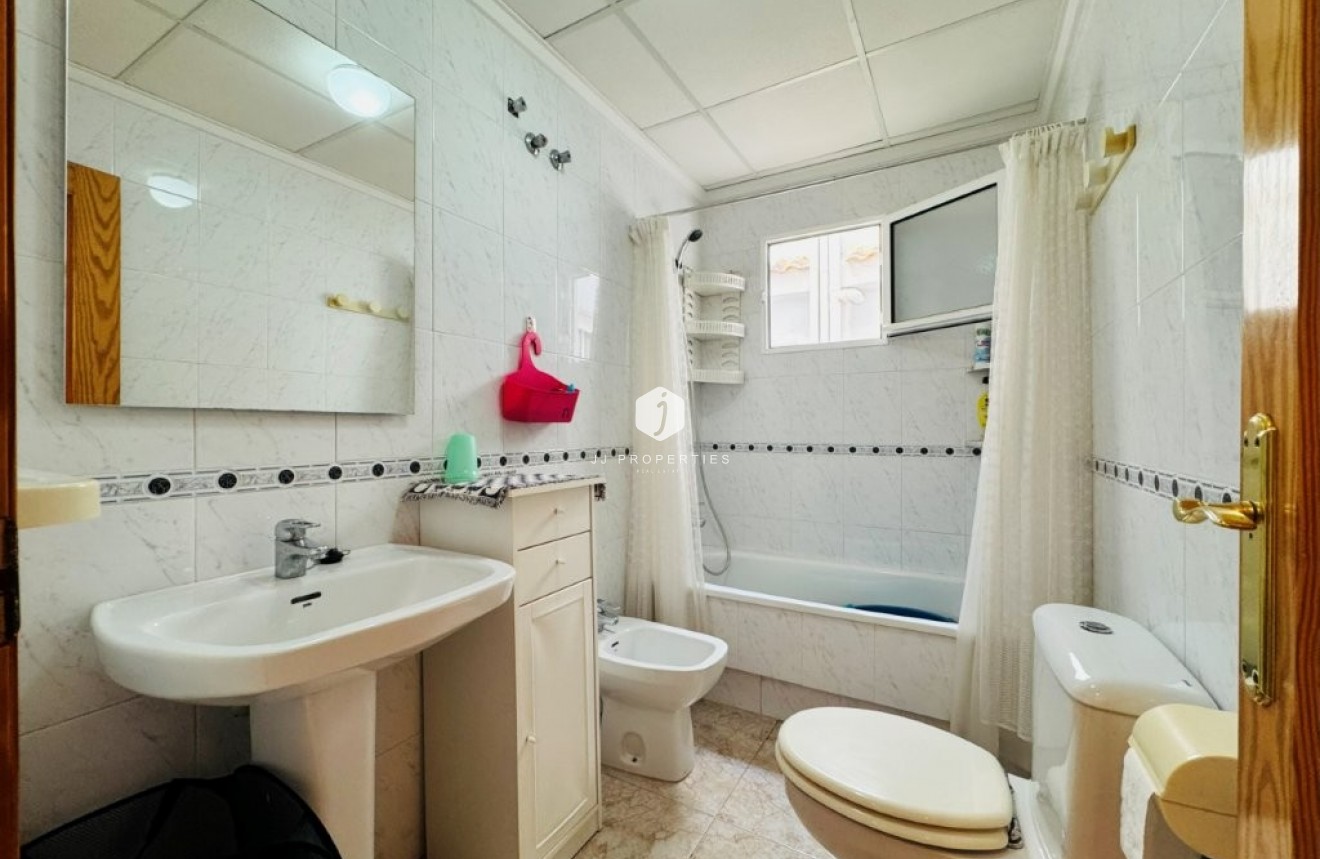 Segunda mano - Apartamento / piso -
La Mata - Costa Blanca