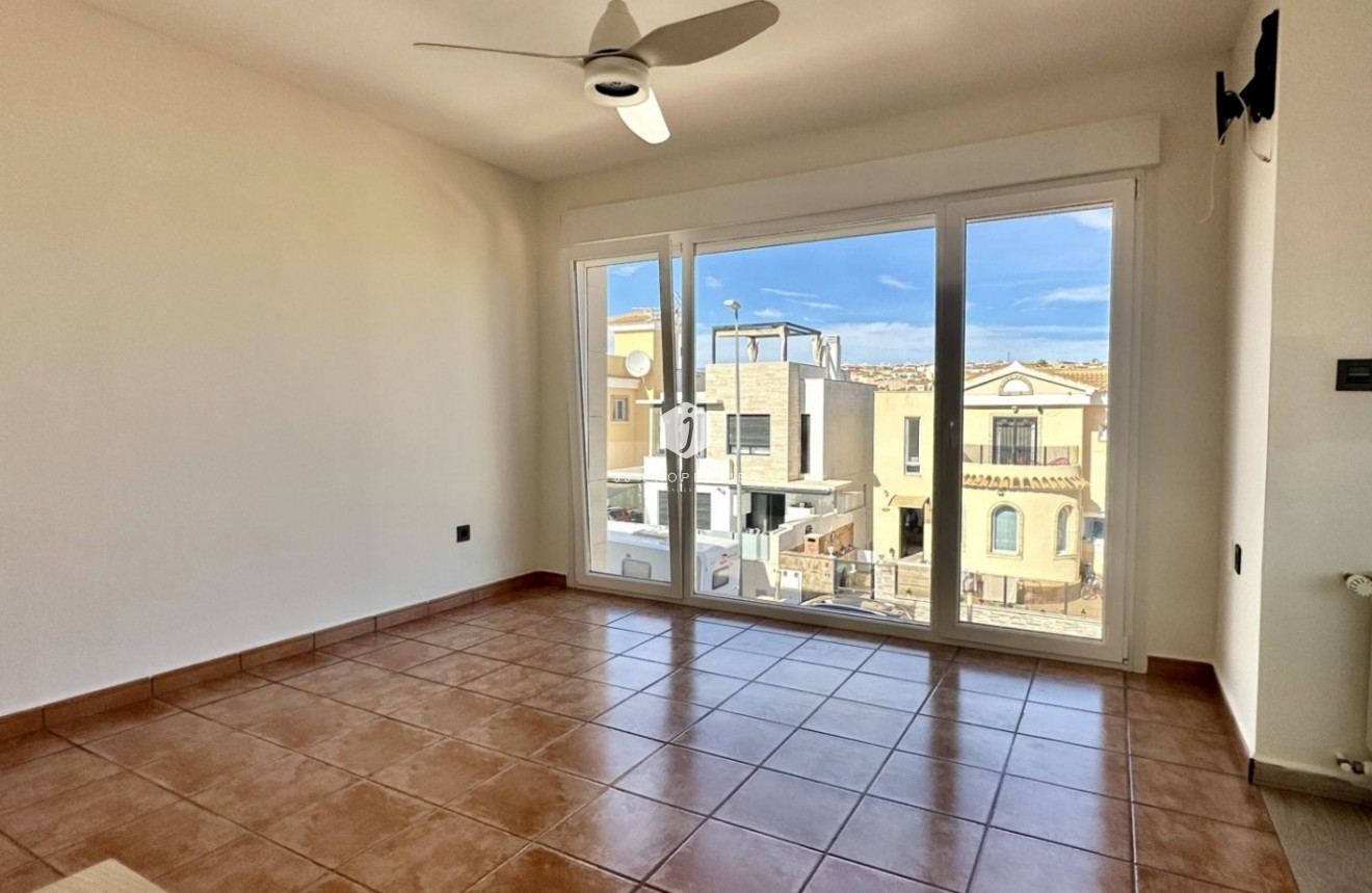 D'occasion - Villa -
Orihuela Costa - Costa Blanca