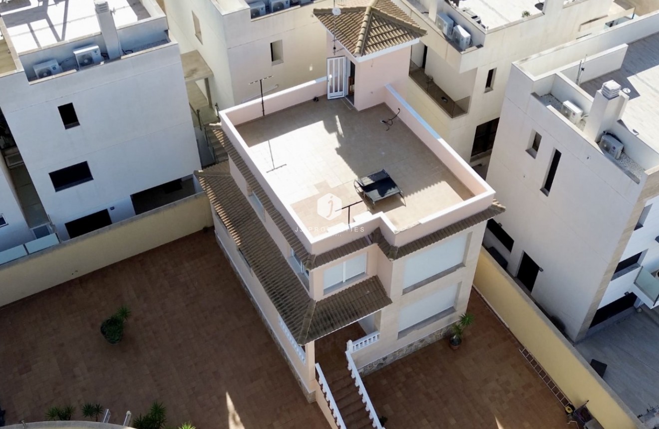 D'occasion - Villa -
Orihuela Costa - Costa Blanca