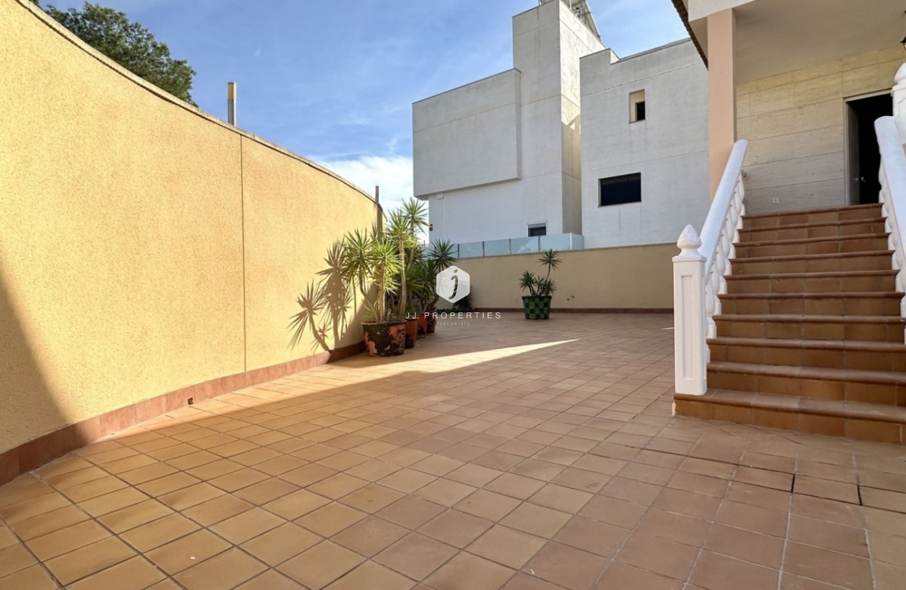 D'occasion - Villa -
Orihuela Costa - Costa Blanca