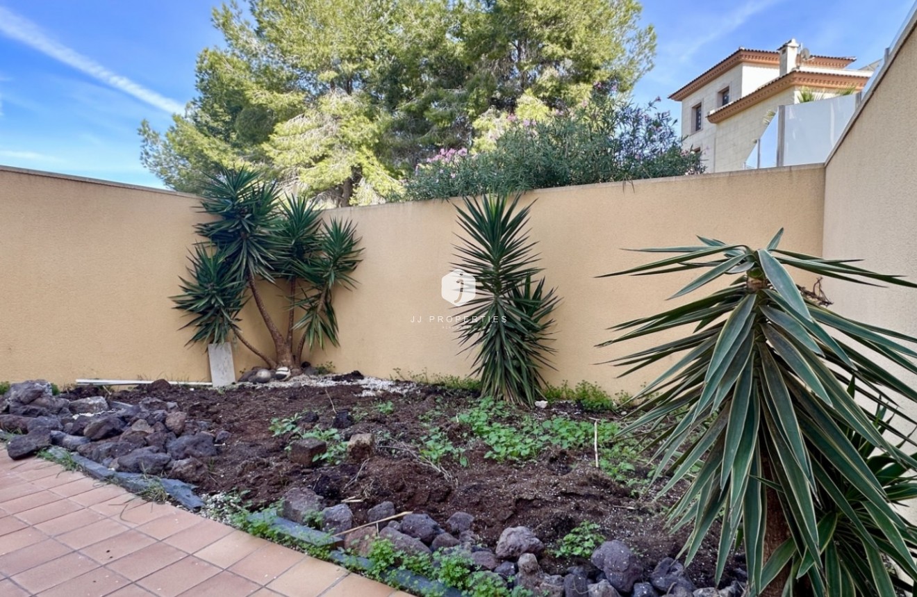 D'occasion - Villa -
Orihuela Costa - Costa Blanca