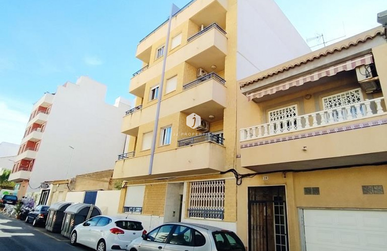 Segunda mano - Apartamento / piso -
Torrevieja - CENTRO CASCO URBANO