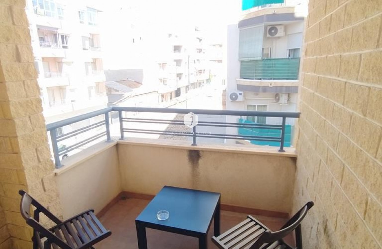 Segunda mano - Apartamento / piso -
Torrevieja - CENTRO CASCO URBANO