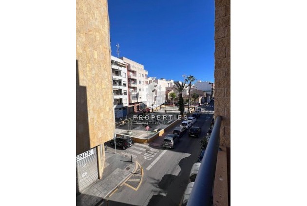 Segunda mano - Apartamento / piso -
Torrevieja - CENTRO CASCO URBANO