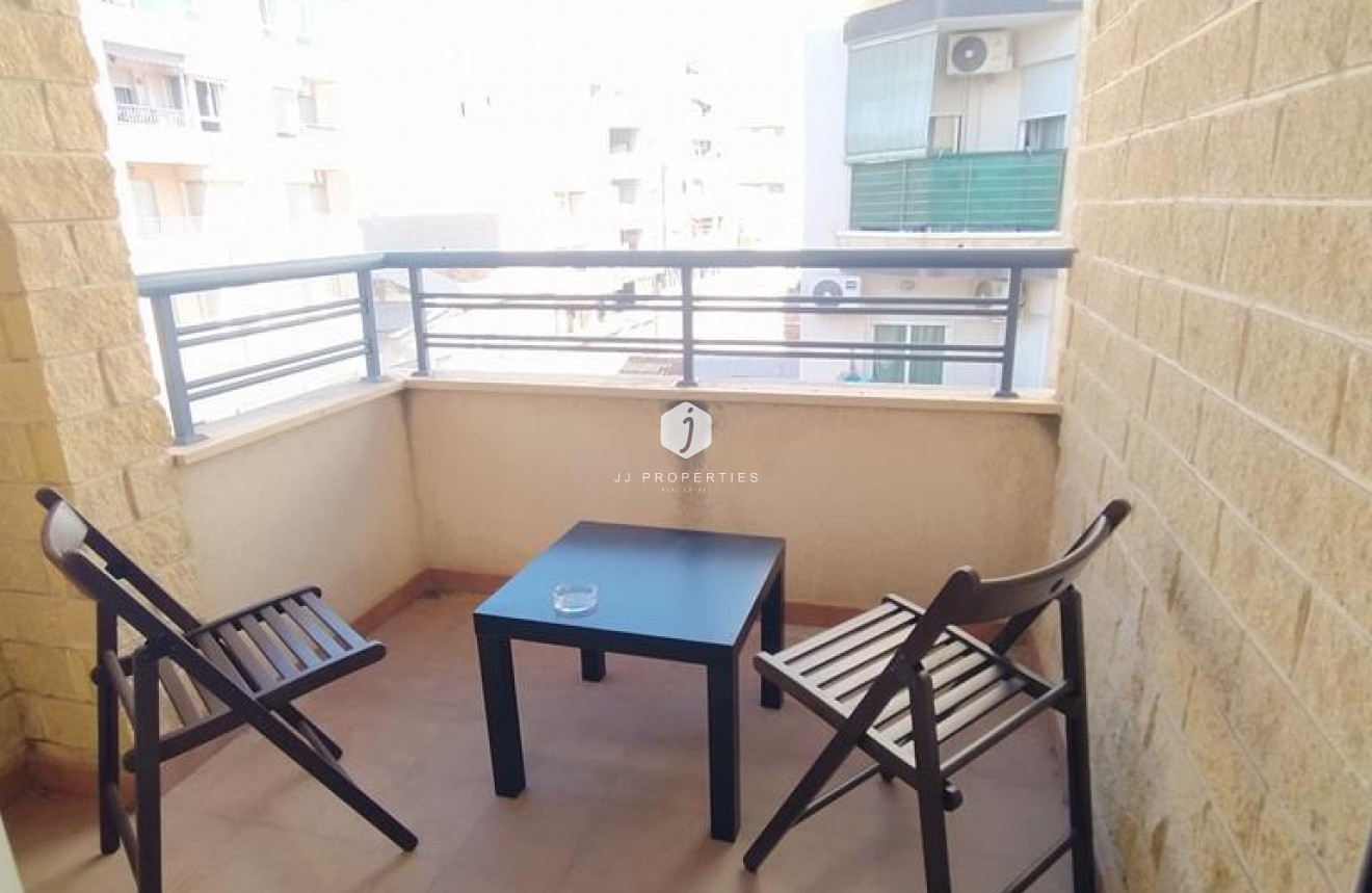 Segunda mano - Apartamento / piso -
Torrevieja - CENTRO CASCO URBANO