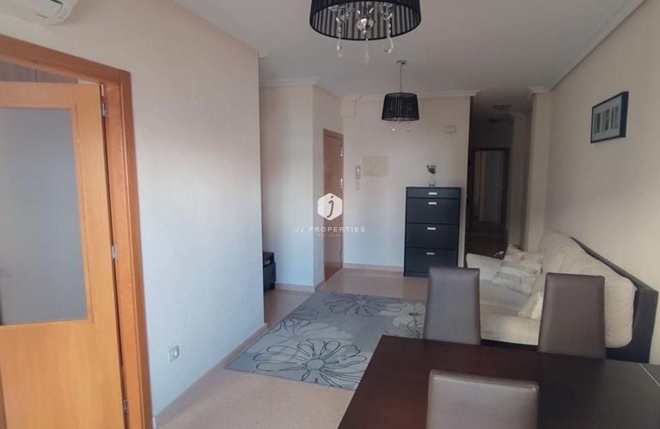 Segunda mano - Apartamento / piso -
Torrevieja - CENTRO CASCO URBANO