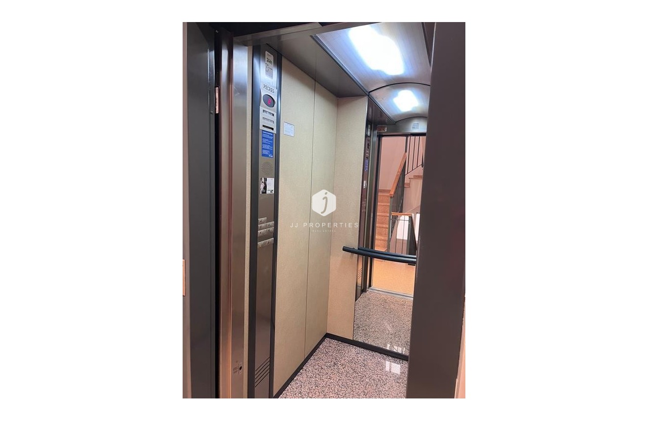 Segunda mano - Apartamento / piso -
Torrevieja - CENTRO CASCO URBANO