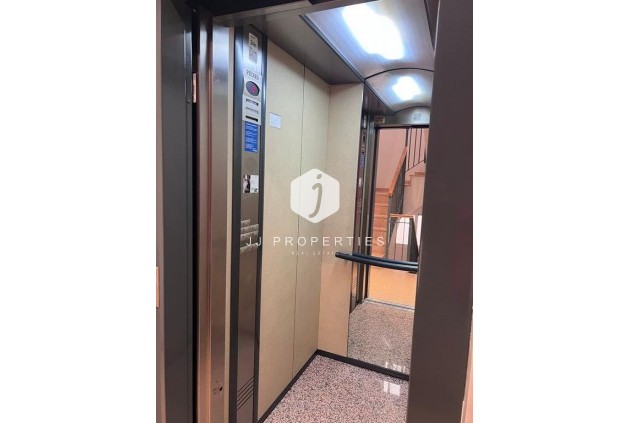 Segunda mano - Apartamento / piso -
Torrevieja - CENTRO CASCO URBANO