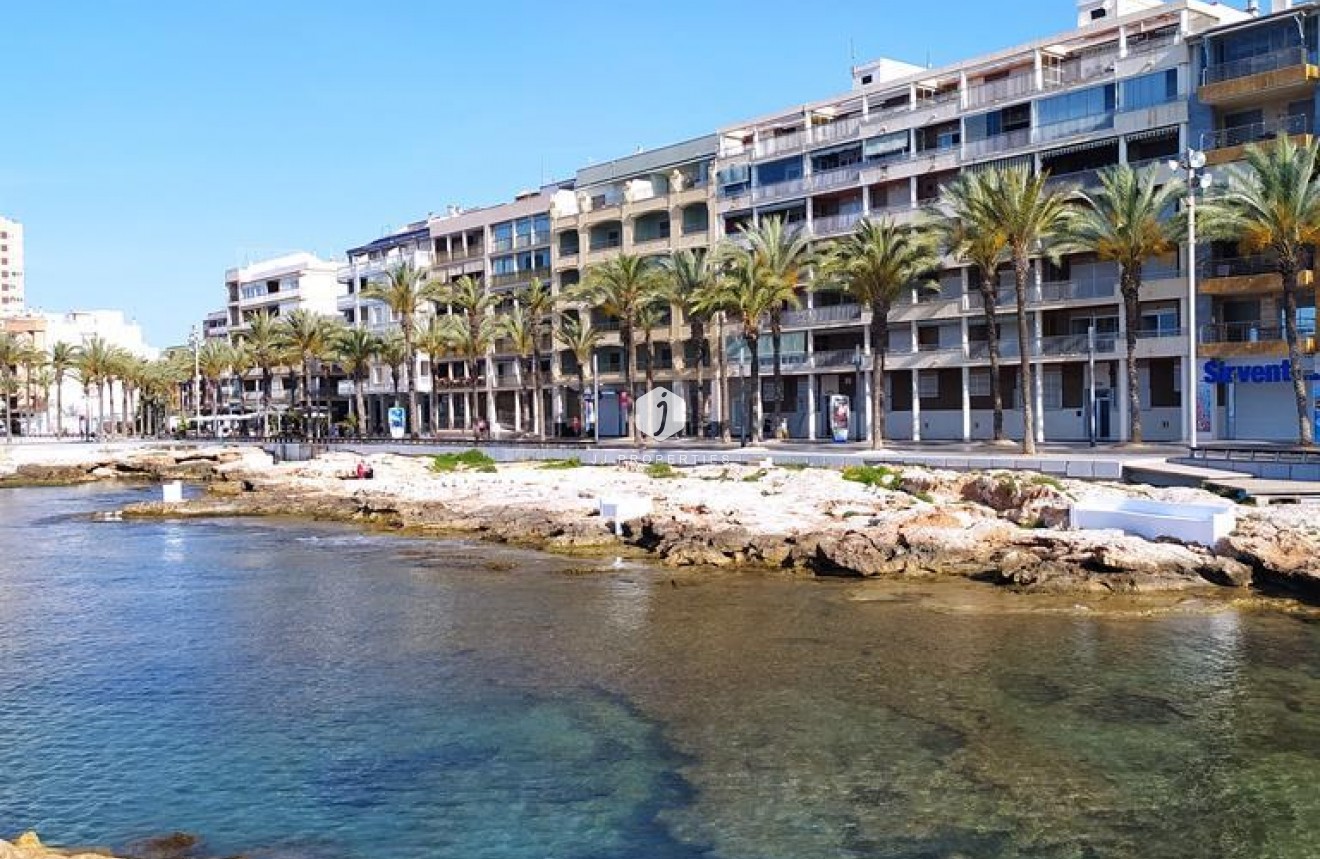 Segunda mano - Apartamento / piso -
Torrevieja - CENTRO CASCO URBANO