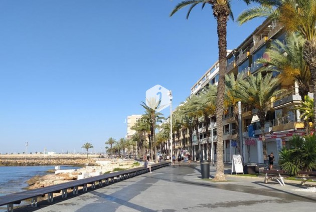 Segunda mano - Apartamento / piso -
Torrevieja - CENTRO CASCO URBANO