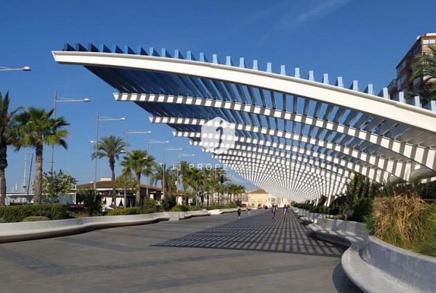 Segunda mano - Apartamento / piso -
Torrevieja - CENTRO CASCO URBANO