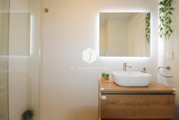 D'occasion - Appartement -
Torrevieja - Costa Blanca