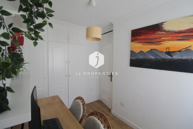 D'occasion - Appartement -
Torrevieja - Costa Blanca