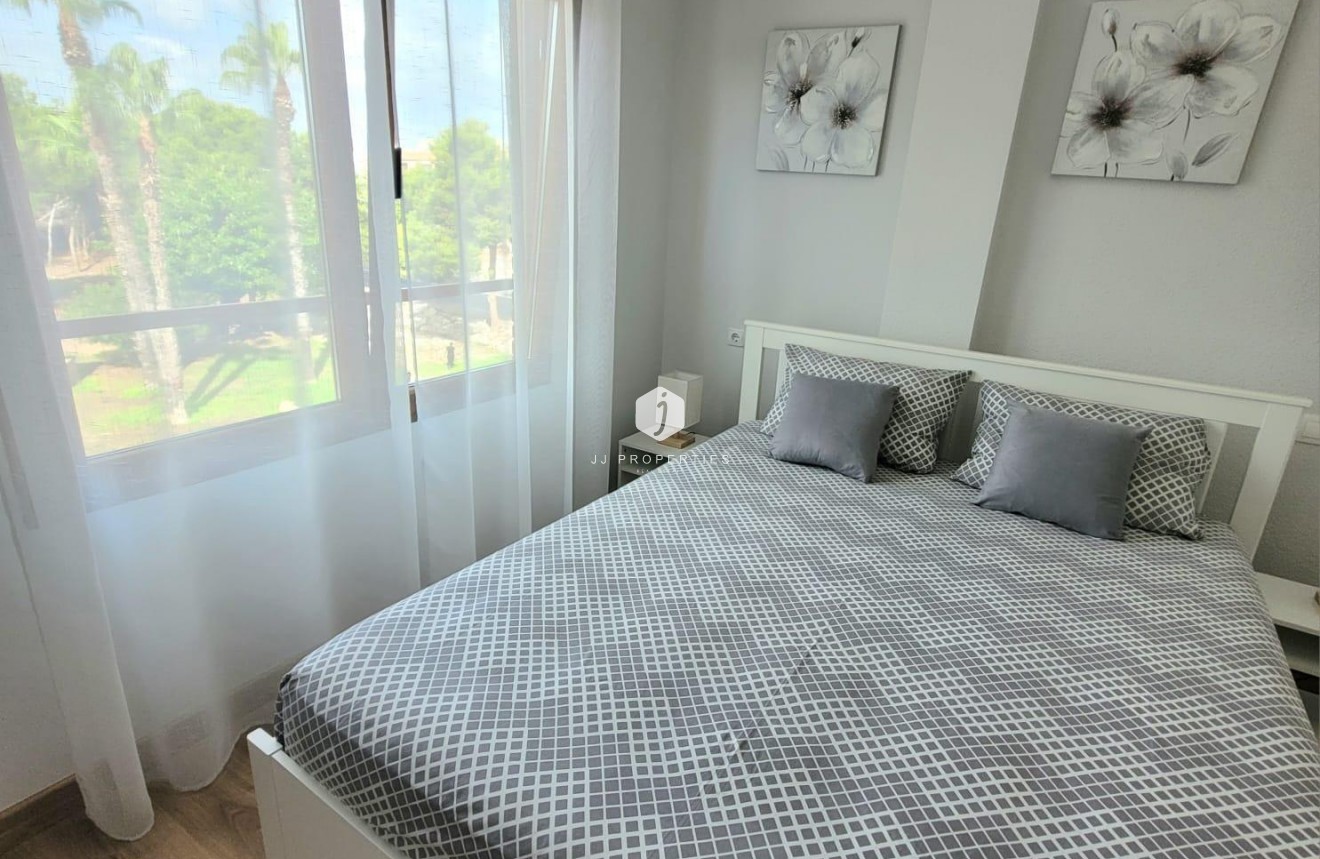 D'occasion - Appartement -
Torrevieja - Acequion