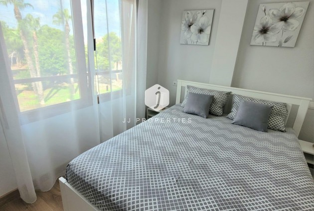 D'occasion - Appartement -
Torrevieja - Acequion