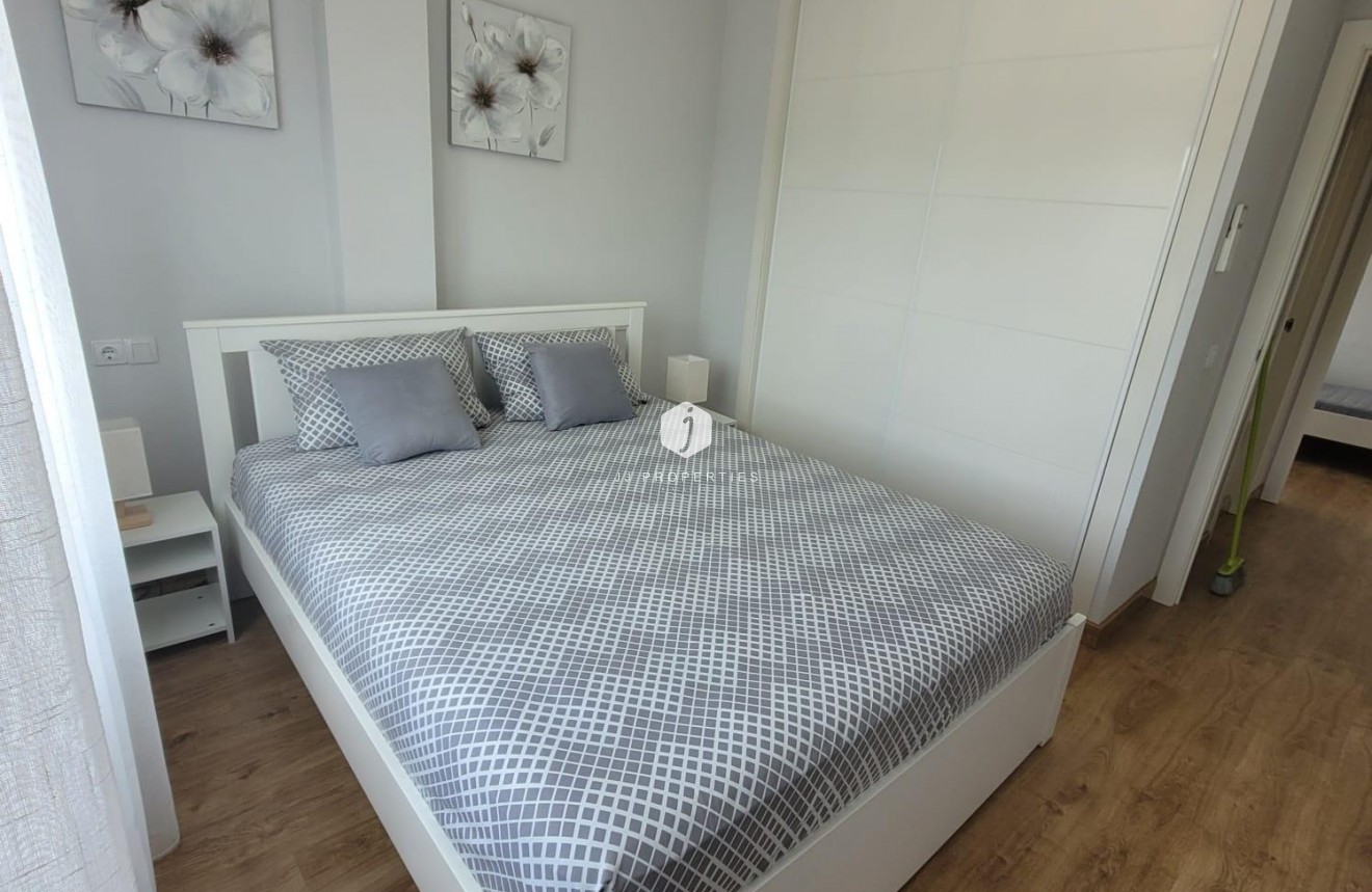 D'occasion - Appartement -
Torrevieja - Acequion