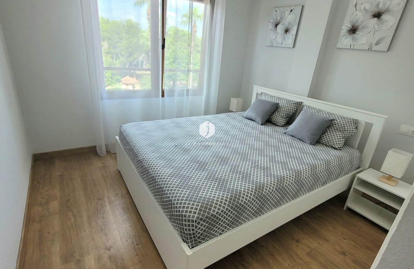 D'occasion - Appartement -
Torrevieja - Acequion