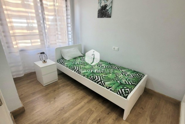 D'occasion - Appartement -
Torrevieja - Acequion