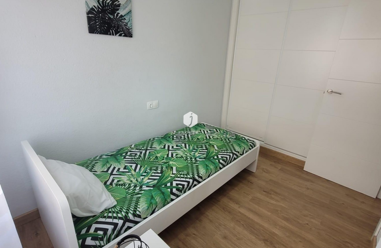 D'occasion - Appartement -
Torrevieja - Acequion