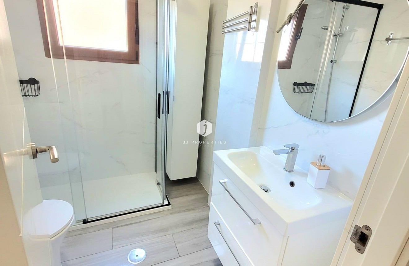 D'occasion - Appartement -
Torrevieja - Acequion