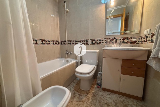 D'occasion - Appartement -
Torrevieja - Playa del Cura