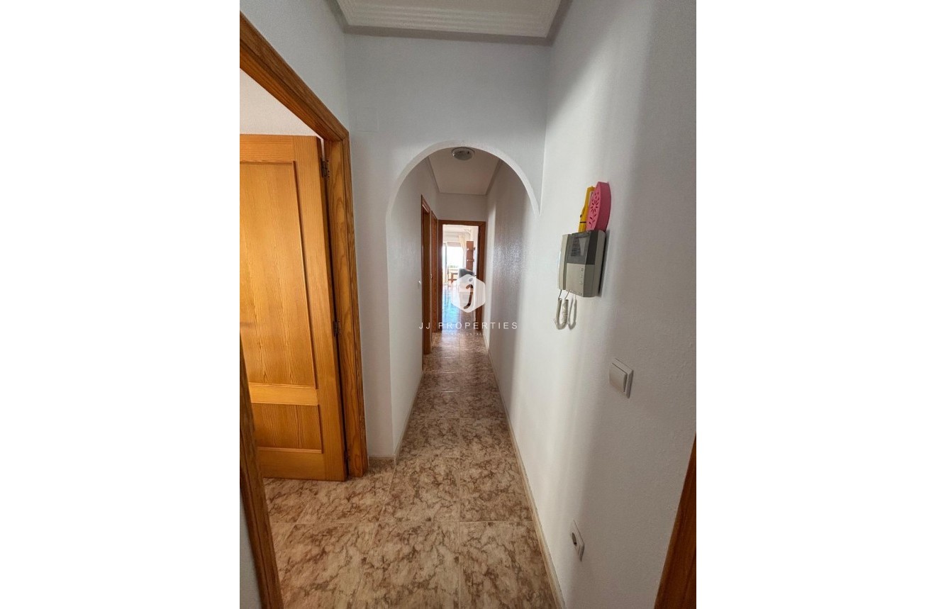 D'occasion - Appartement -
Torrevieja - Playa del Cura
