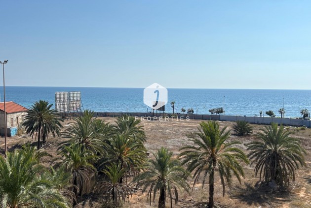 D'occasion - Appartement -
Torrevieja - Playa del Cura
