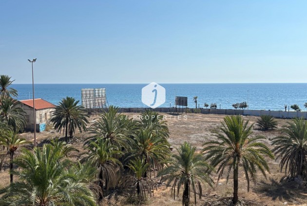 D'occasion - Appartement -
Torrevieja - Playa del Cura