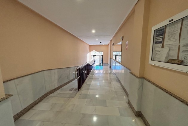 D'occasion - Appartement -
Torrevieja - Playa del Cura