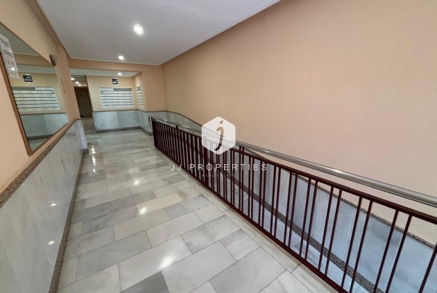 D'occasion - Appartement -
Torrevieja - Playa del Cura