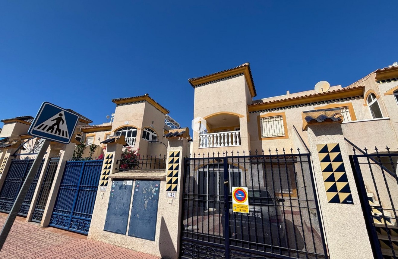 Tweedehands - Bungalow -
Torrevieja
